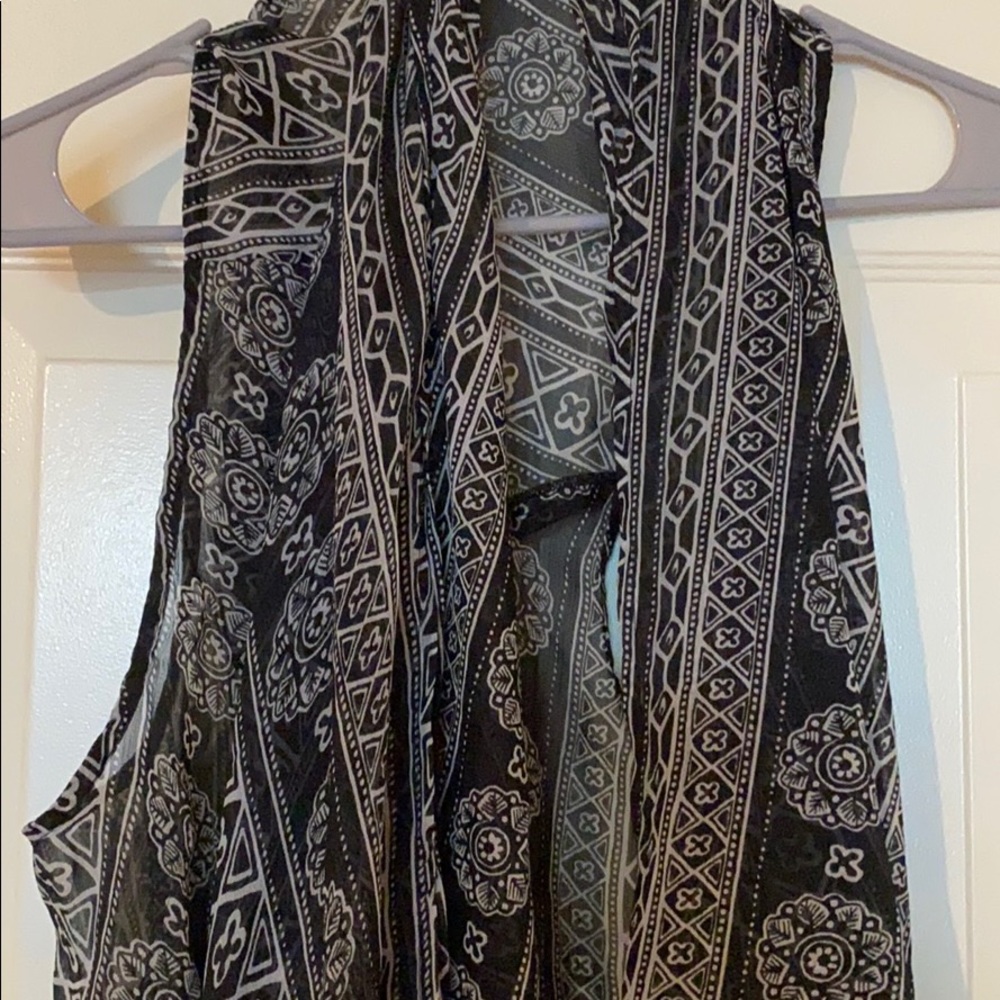HOLLISTER SHAWL - Picture 3 of 3